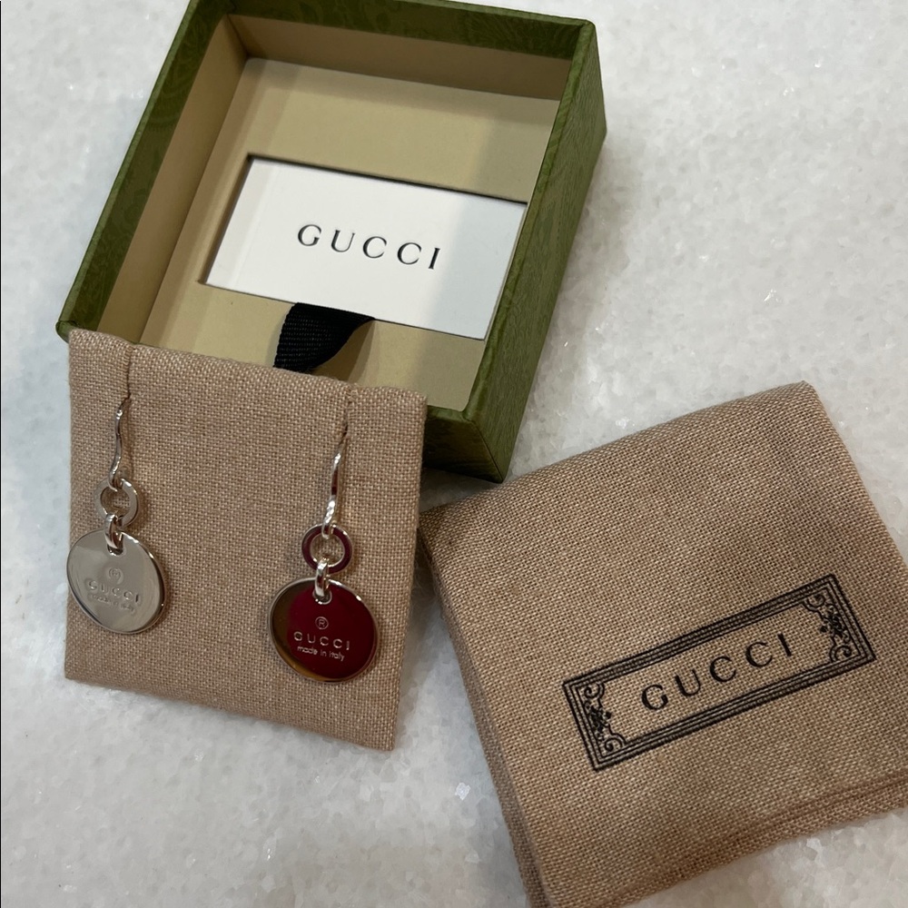 NEW Gucci Silver Round Plate Earrings - Picture 5 of 6